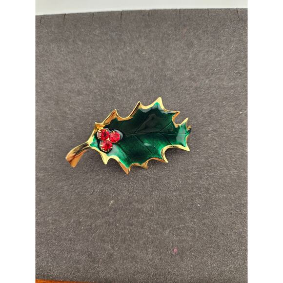 Enamel Painted Gold Tone Holly Brooch Pin Holiday Party Christmas Festive - Picture 2 of 4